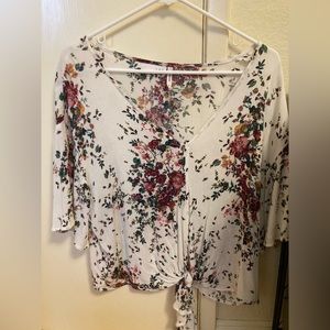LUQ floral blouse size small